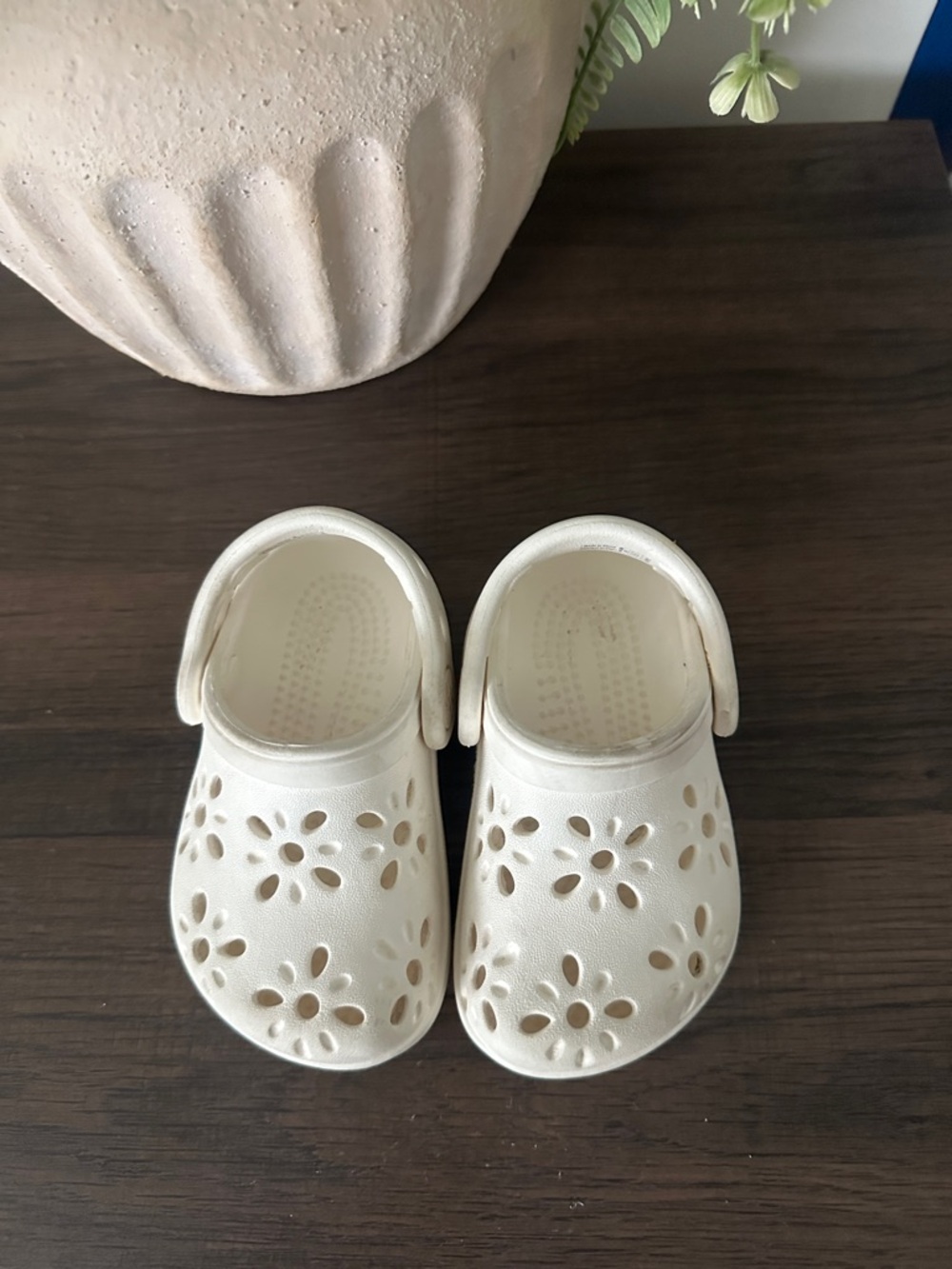 CROCS Kids Cream Floral Vent Clogs